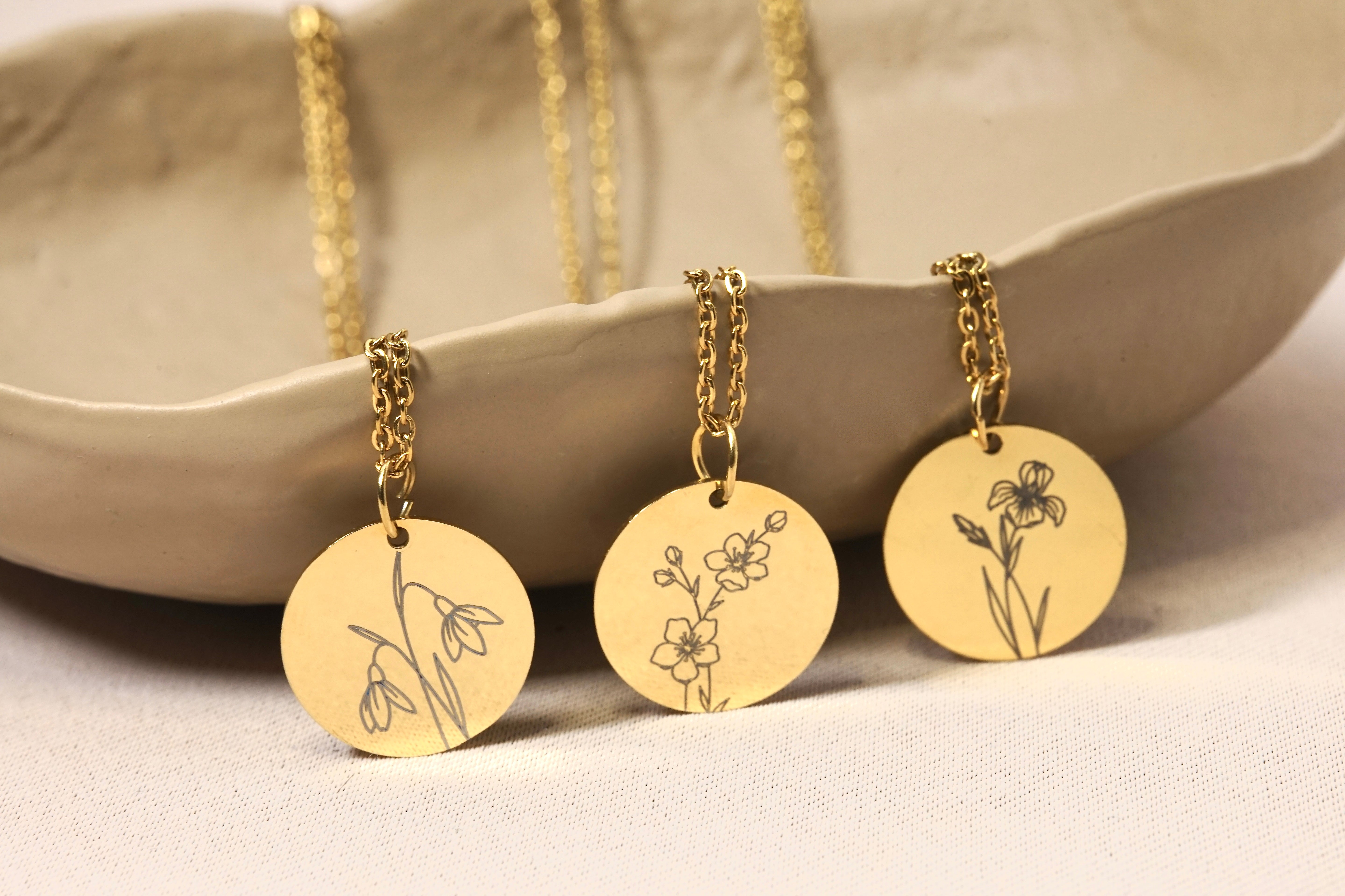 Ketting met geboortebloem
