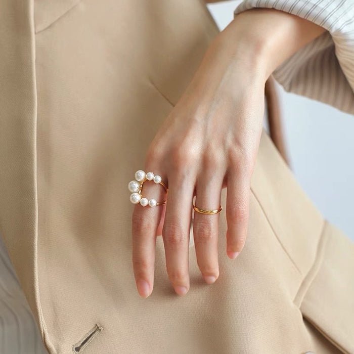 Bold look u shape pearl ring