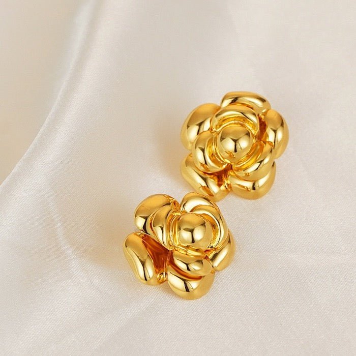 Elegant Camille Flower stud earrings
