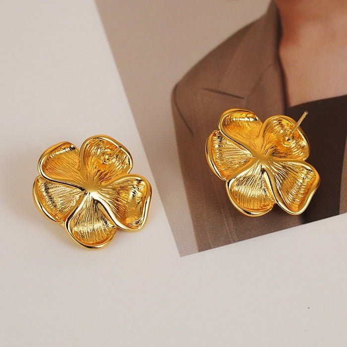 Elegant Camille Flower stud earrings