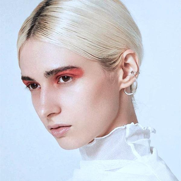 Unieke Silverline oormanchet - Uit één stuk