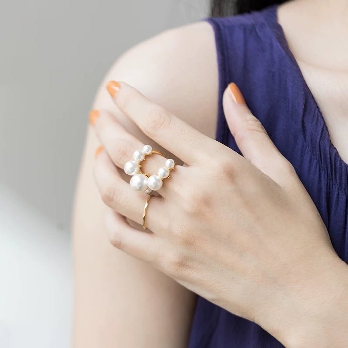 Bold look u shape pearl ring