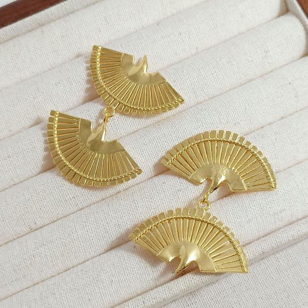 Chunky swallow bird design earrings