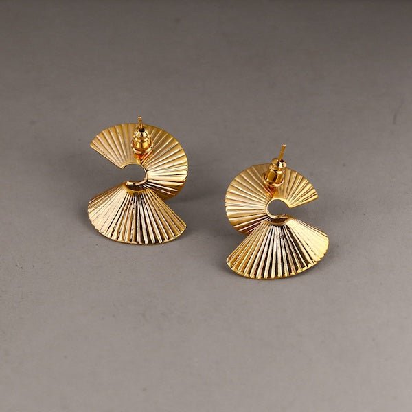 Geometric design fan shape earrings